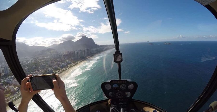 Rio de Janeiro: 30-Min Helicopter Ride with Transfers - Small group comfort and safety