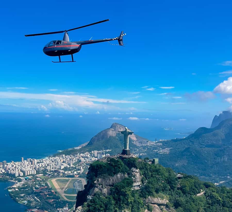 Rio de Janeiro: Helicopter Flight Christ the Redeemer 30 min - What the flight feels like in practice