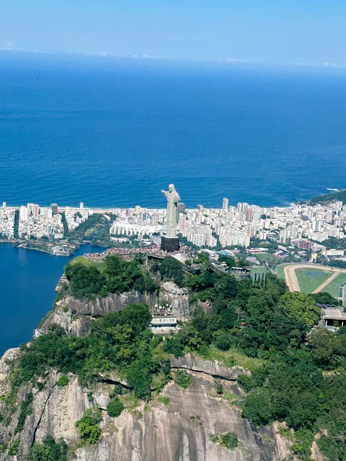 Rio de Janeiro: Helicopter Flight Christ the Redeemer 30 min - Leblon, Ipanema, and Arpoador