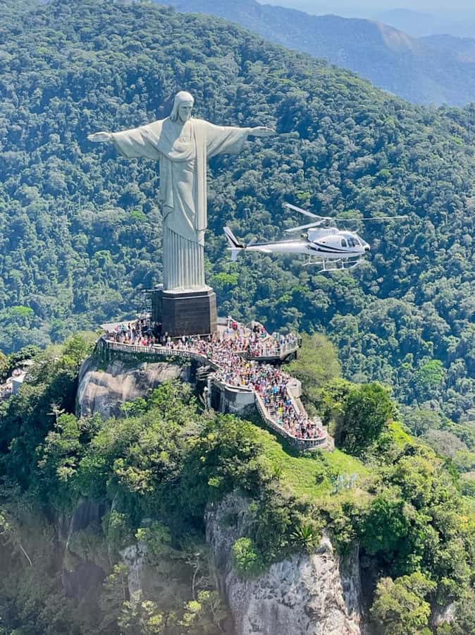 Rio de Janeiro: Helicopter Flight Christ the Redeemer 30 min - The lagoon and Rio’s green center