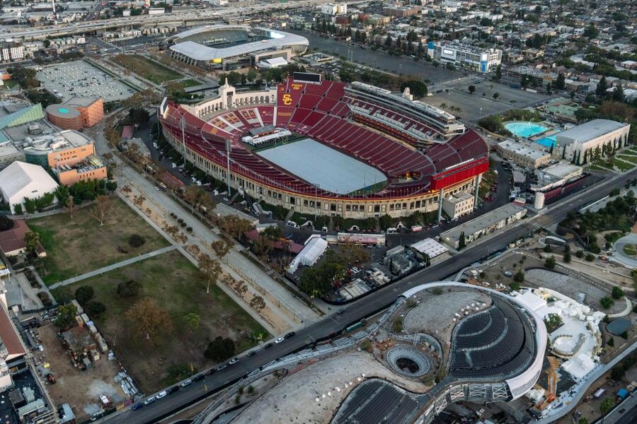 Santa Monica: Hollywood & Beyond Helicopter Tour - The return toward Santa Monica’s cliffs