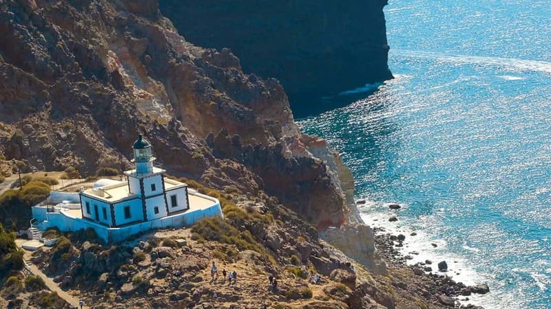Santorini: 30 Minute Private Helicopter Flight - Pyrgos and the southern view