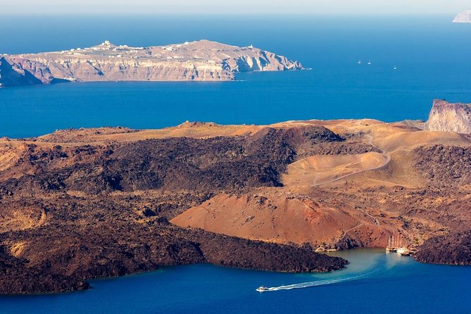 Santorini 30min Helicopter Tour - Fira, Pyrgos, and Megalochori