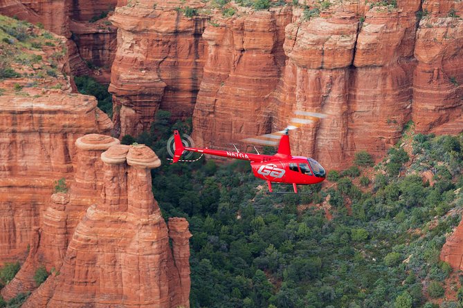 Sedona Helicopter Tour: Desert Thunder Tour - From Sedona Airport to Cathedral Rock