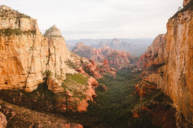 Sedona Helicopter Tour: Desert Thunder Tour - Oak Creek Canyon and Devil’s Bridge