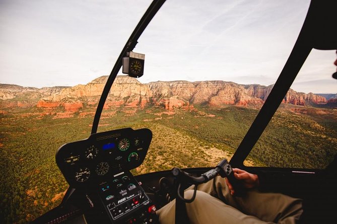 Sedona Helicopter Tour: Desert Thunder Tour - Secret Canyon, the Mogollon Rim, and Boynton Canyon
