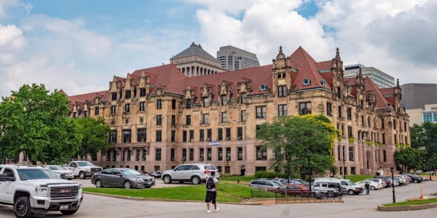 St. Louis Premium Driving Tour with Helicopter Ride & Cruise - Is $449 a fair price?