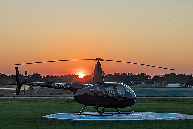 Sunset Helicopter Experience in Downtown Detroit - What the cabin and pilot service are like