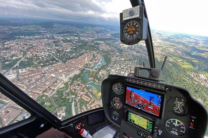 Swiss Capital city helicopter sightseeing tour - the ideal flight to see Berne - Setting out from Belp