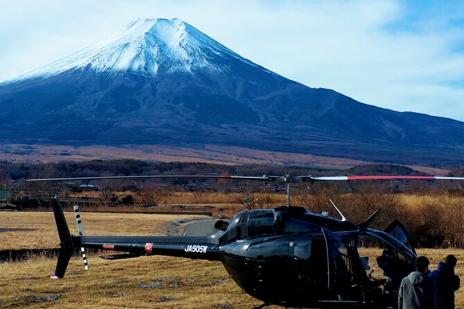 【TOKYO→FUJI】 Helicopter Oneway Transfer 35mins - The Aerial View of Mount Fuji