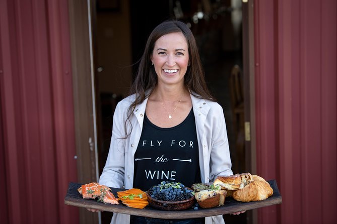 Tour DeVine by Heli - Helicopter Wine Tour - Red Hills Market picnic lunch