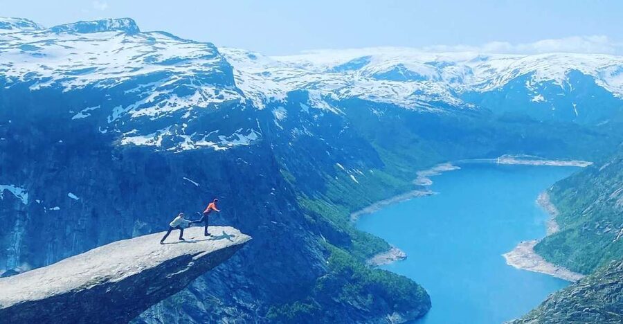 Trolltunga Helicopter & Waterfalss Sightseeing From Bergen - What the private format is really worth
