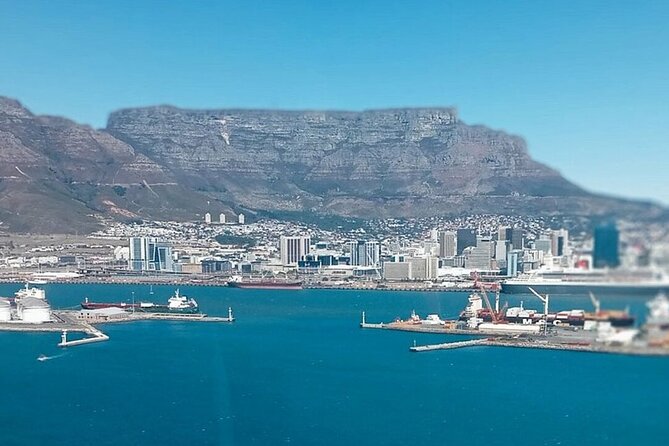 Two Oceans Half Peninsula Shared Helicopter 24 Minutes Day Tour - Constantia vineyards and southern scenery