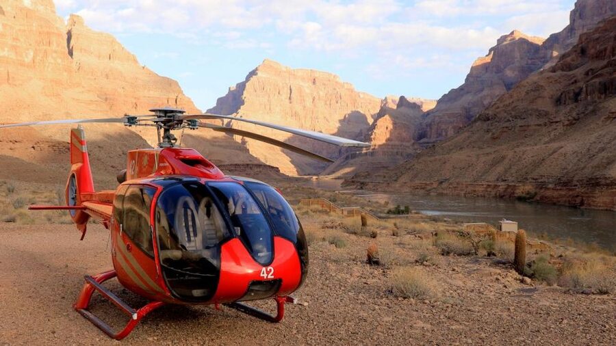 Vegas: Grand Canyon Airplane, Helicopter and Boat Tour - The five-minute helicopter descent to the Colorado River