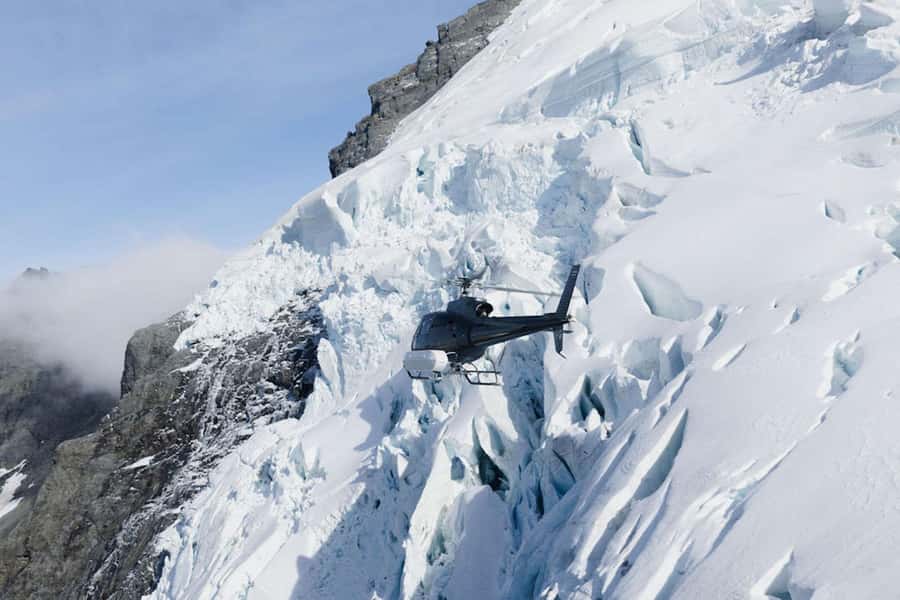 Wānaka: Heli Siberia - Helicopter Flight, Hike & Jet Boat - The helicopter flight over the Wilkin and Makarora rivers