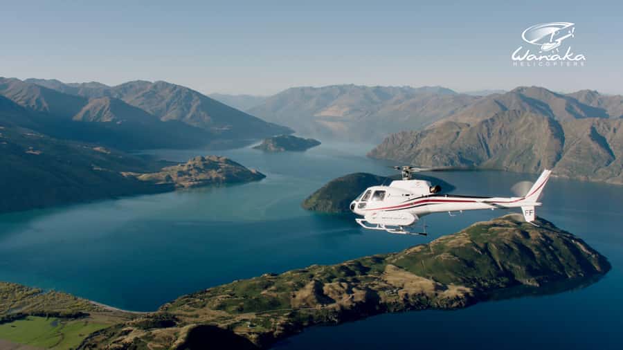 Wānaka: Scenic Helicopter Flight Wānaka Max - Leaving Wānaka behind