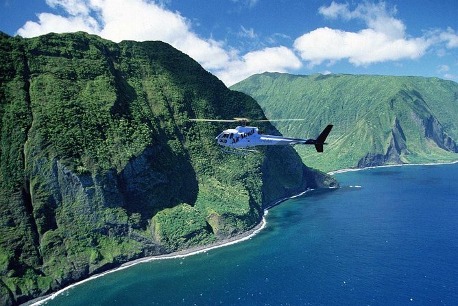 West Maui and Molokai 60-Minute Helicopter Tour - A six-seat flight into West Maui’s hidden valleys