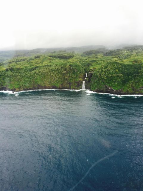 West Maui and Molokai Special 45-Minute Helicopter Tour - Flying over the West Maui mountains