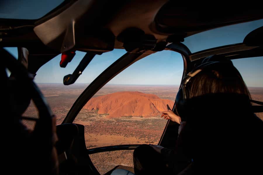 Yulara: Uluru & Kata Tjuta 25-Minute Helicopter Experience - Twenty-five minutes over Uluru and Kata Tjuṯa